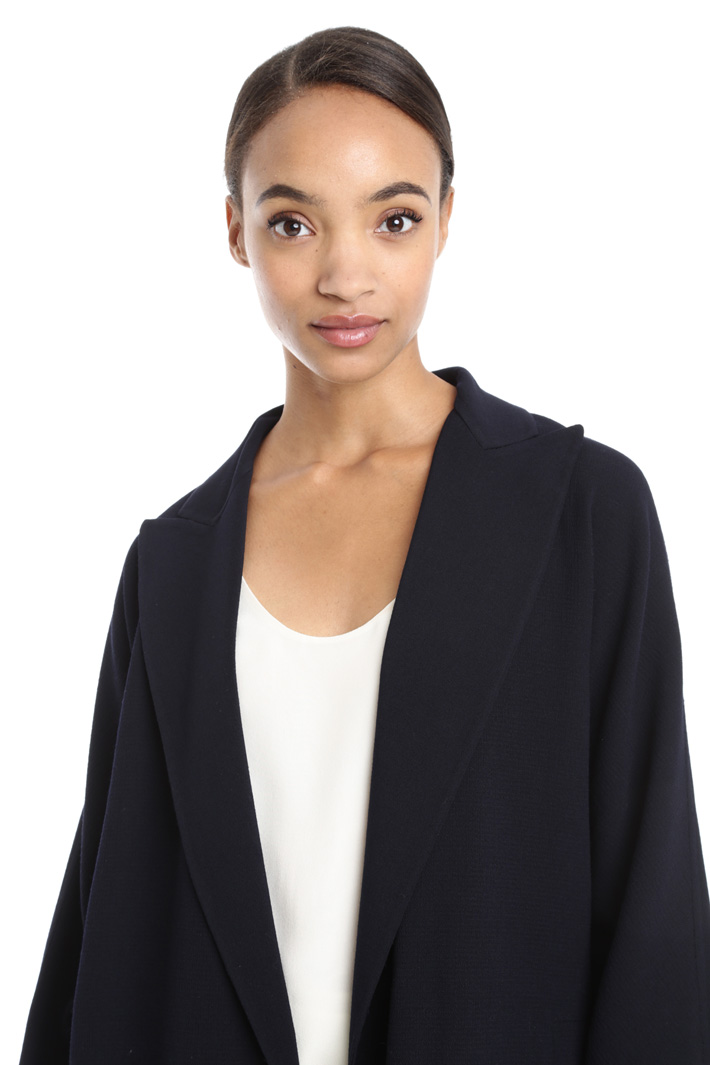 Jacket in crepe fabric Intrend Jacket in crepe fabric Intrend