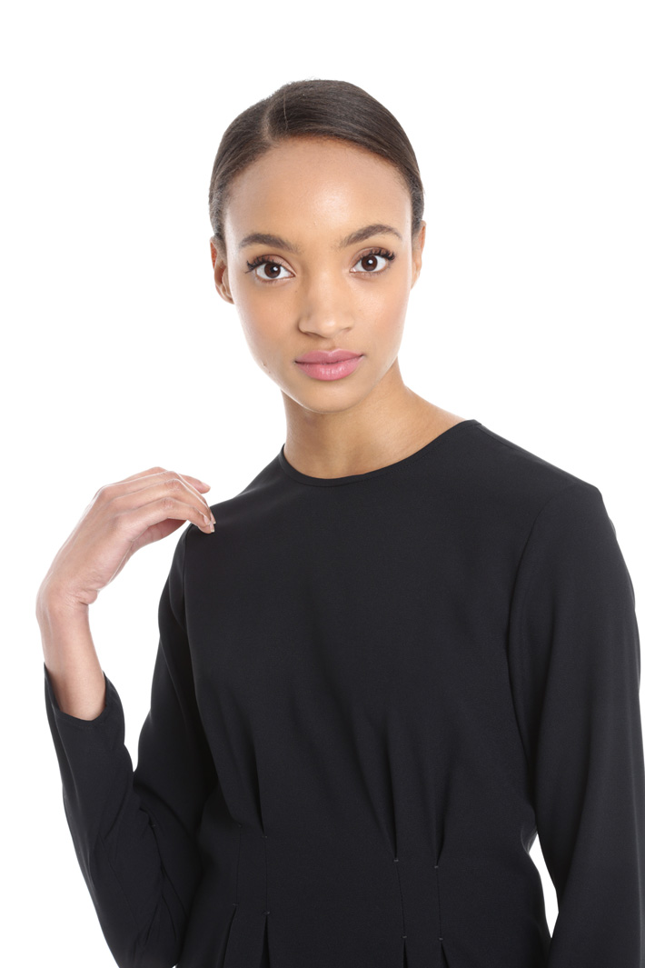 Blusa con pieghe in vita Intrend Blusa con pieghe in vita Intrend