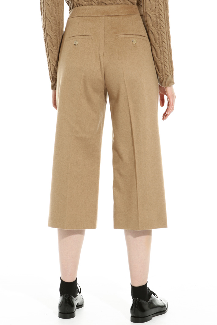 Cropped camel trousers Intrend Cropped camel trousers Intrend