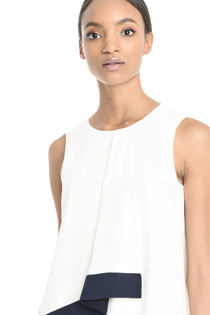 Top con drappeggio centrale Intrend Top con drappeggio centrale Intrend