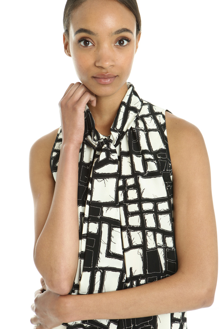 Top con collo a sciarpa Intrend Top con collo a sciarpa Intrend