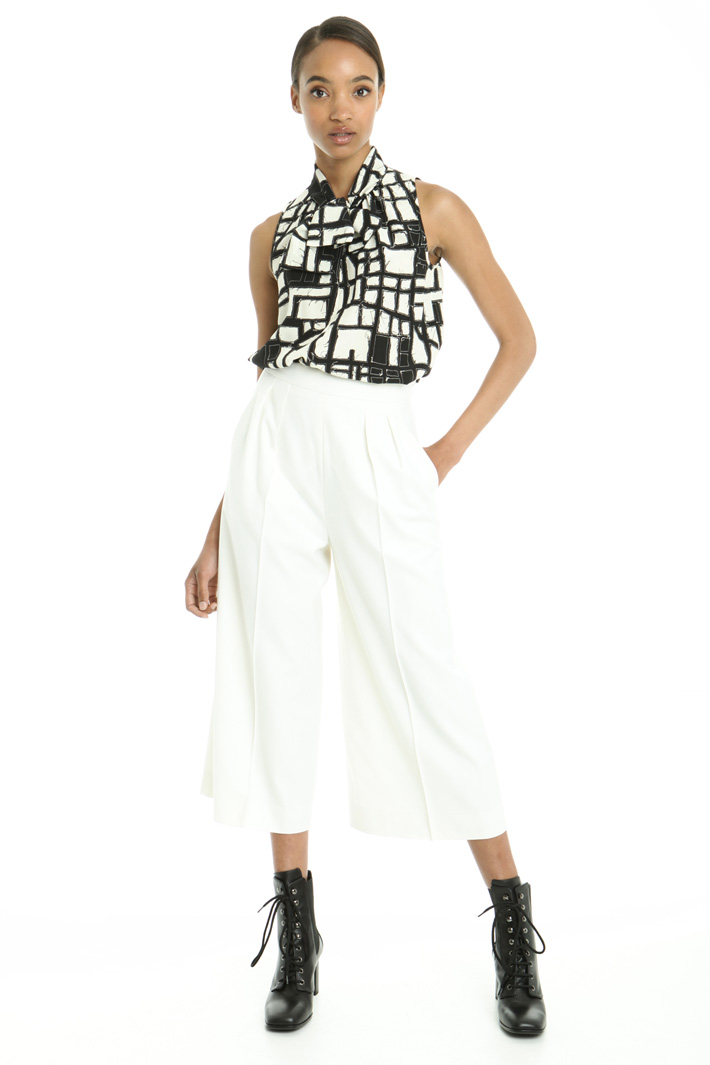 Top con collo a sciarpa Intrend Top con collo a sciarpa Intrend