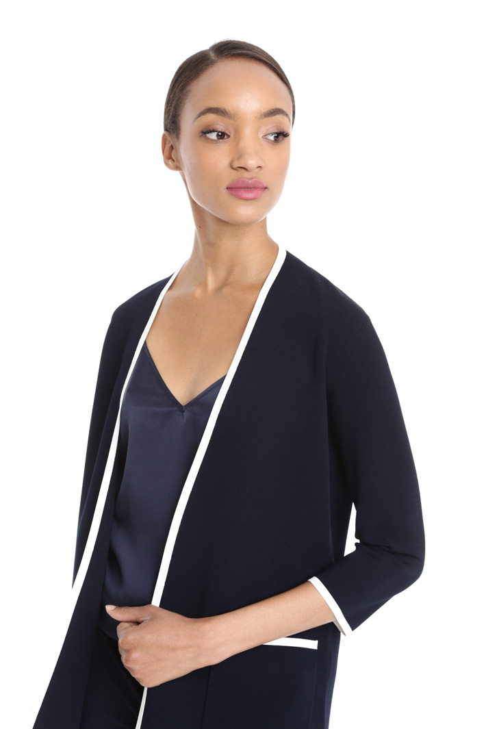 Cardigan in viscosa crepe Intrend Cardigan in viscosa crepe Intrend