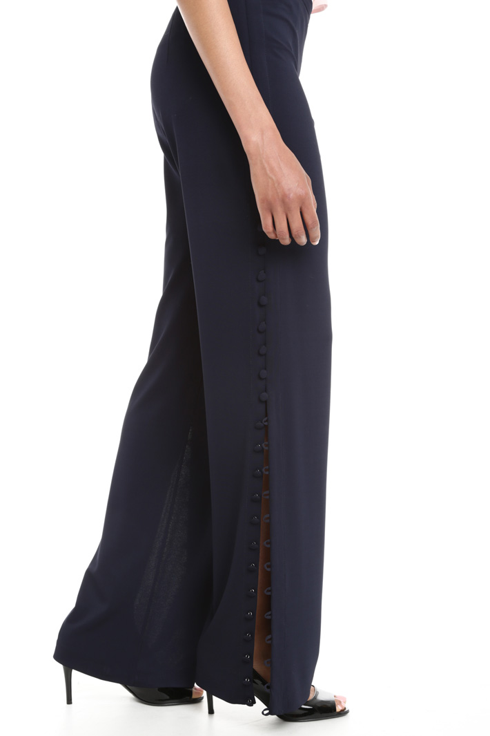 Pantaloni con bottoni laterali Intrend Pantaloni con bottoni laterali Intrend
