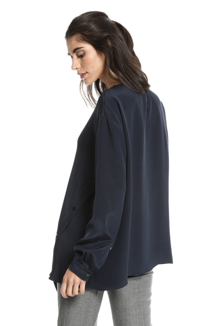 Asymmetrical silk blouse Intrend Asymmetrical silk blouse Intrend