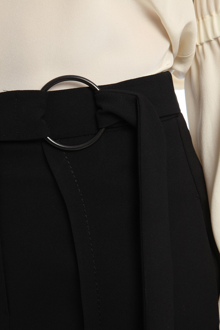Pantaloni con cintura Intrend Pantaloni con cintura Intrend