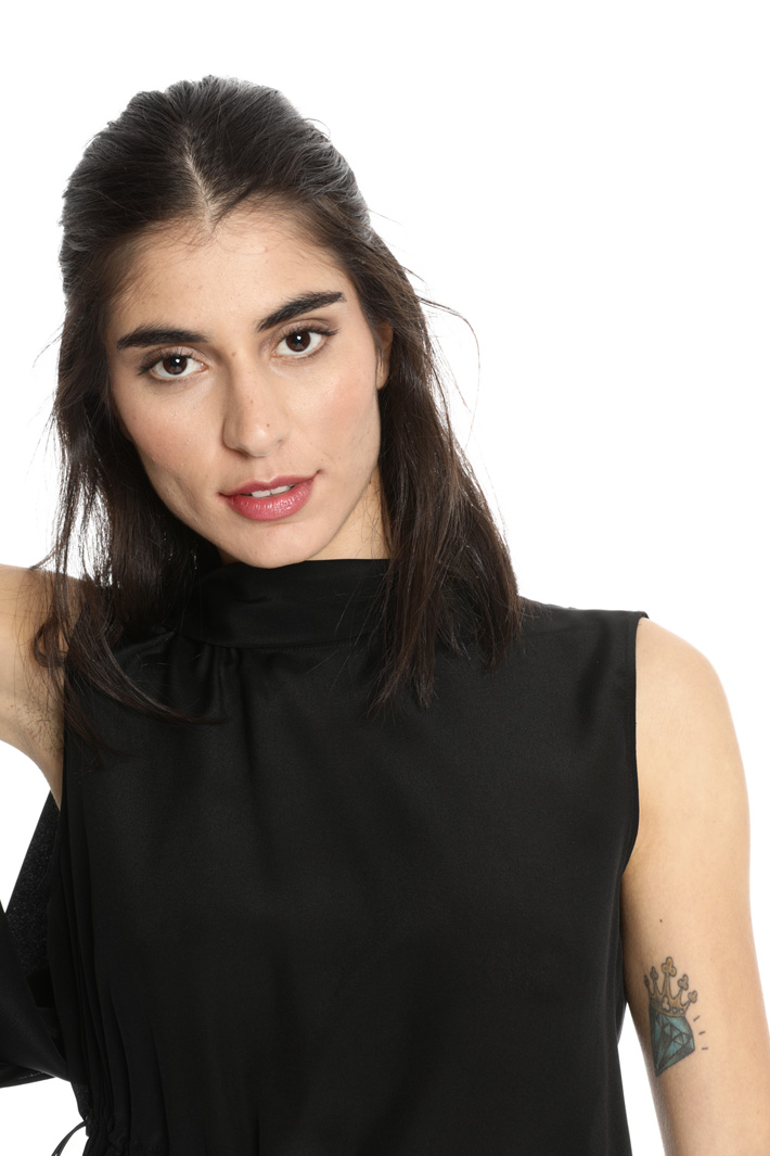 Asymmetrical silk top Intrend Asymmetrical silk top Intrend