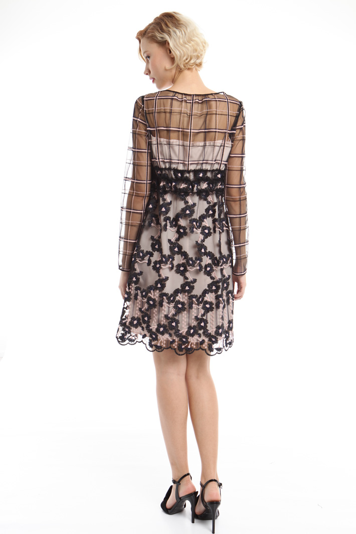 Abito in tulle ricamato Intrend Abito in tulle ricamato Intrend
