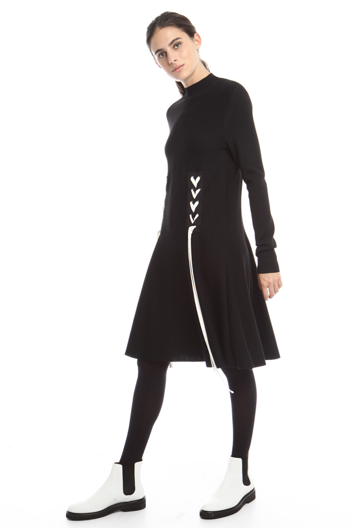 Abito in maglia con lacci Intrend Abito in maglia con lacci Intrend