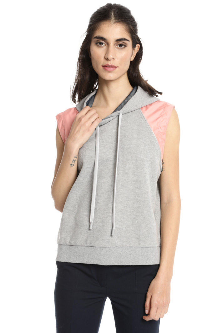 Sweatshirt with tech sleeves
Intrend Sweatshirt with tech sleeves
Intrend