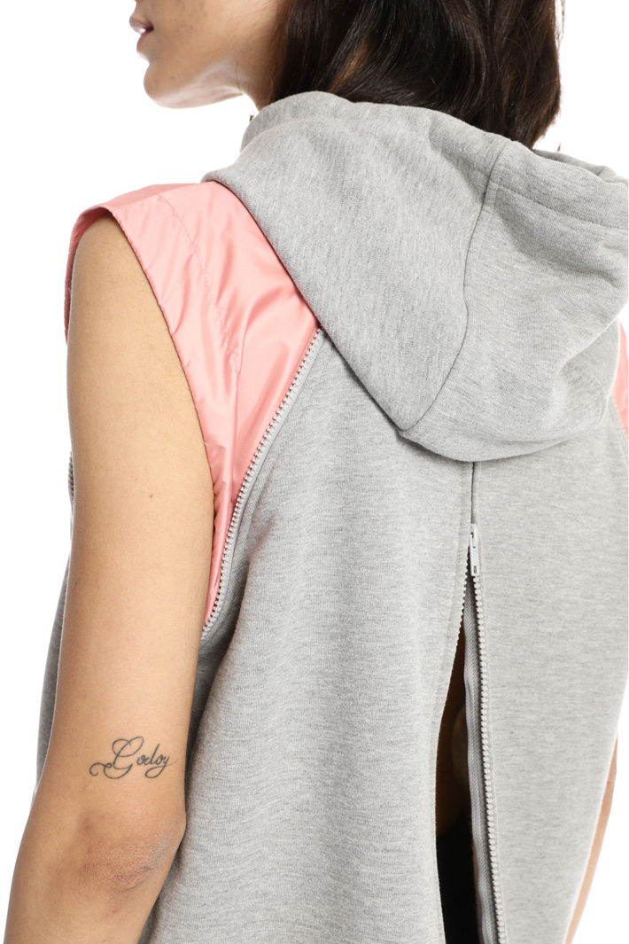 Sweatshirt with tech sleeves
Intrend Sweatshirt with tech sleeves
Intrend