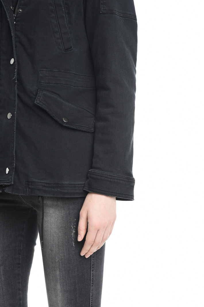 Giacca in denim con cappuccio Intrend Giacca in denim con cappuccio Intrend
