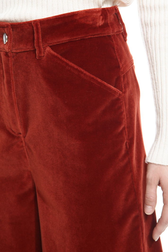 Pantalone cropped in velluto Intrend Pantalone cropped in velluto Intrend