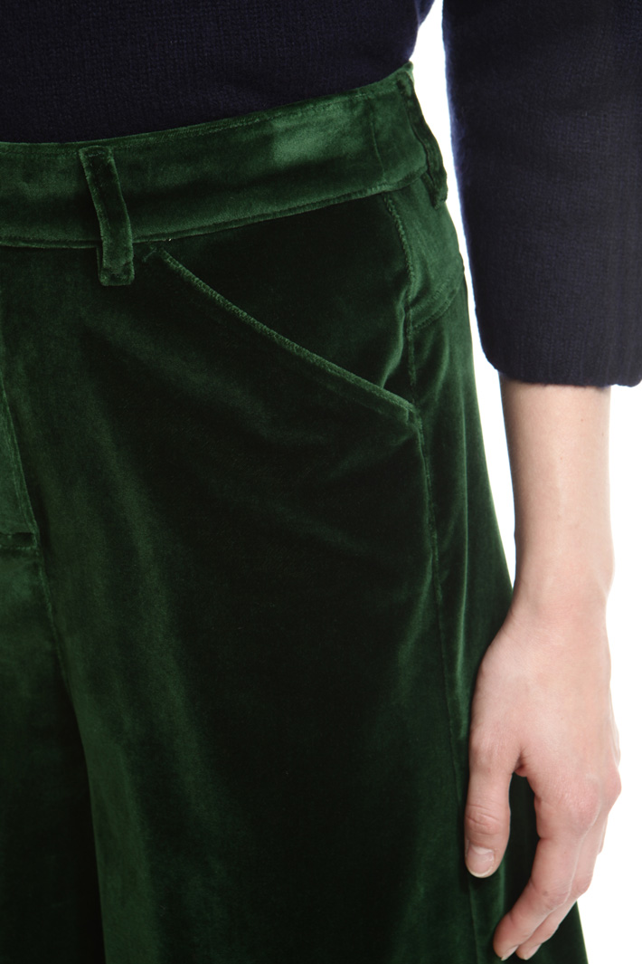 Pantalone cropped in velluto Intrend Pantalone cropped in velluto Intrend