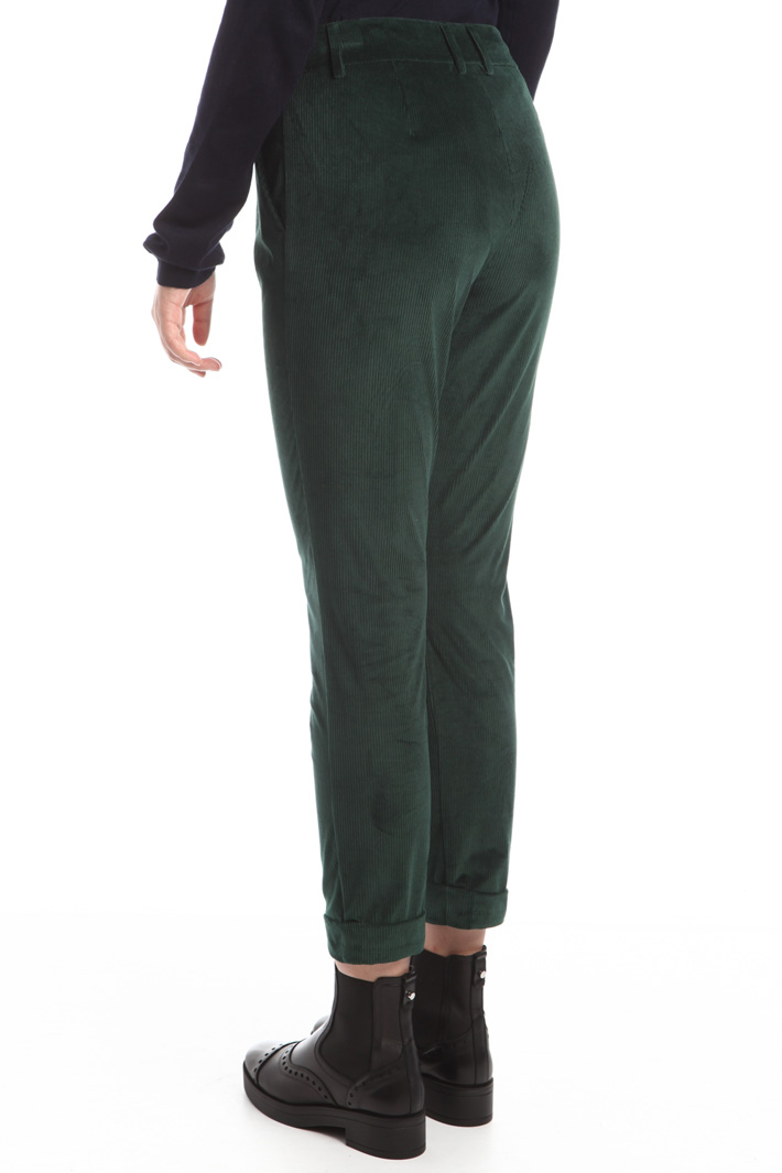 Pantaloni cropped in velluto Intrend Pantaloni cropped in velluto Intrend