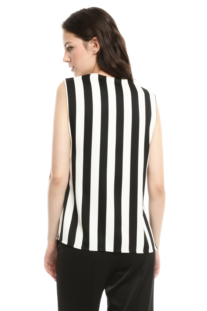 Sleveless fluid top Intrend Sleveless fluid top Intrend