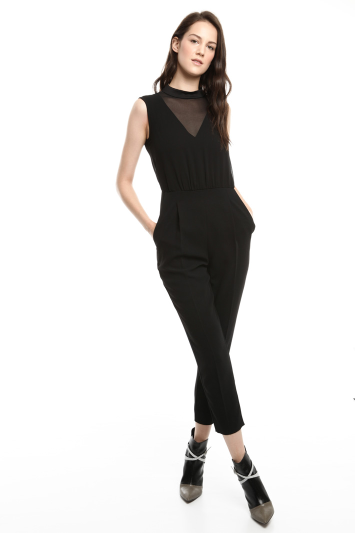 Sleeveless crepe jumpsuit Intrend Sleeveless crepe jumpsuit Intrend