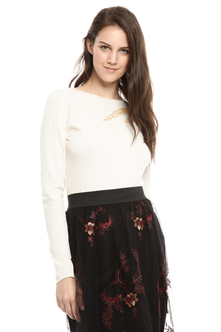 Maglia con ricamo a rilievo Intrend Maglia con ricamo a rilievo Intrend
