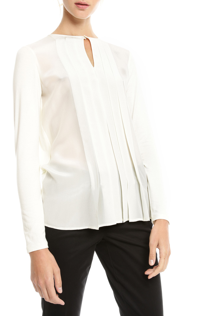 Crepe and jersey T-shirt Intrend Crepe and jersey T-shirt Intrend