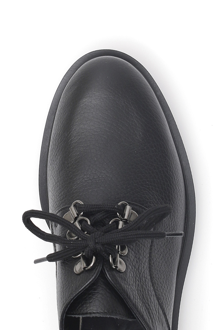 Tumbled laced shoes Intrend Tumbled laced shoes Intrend