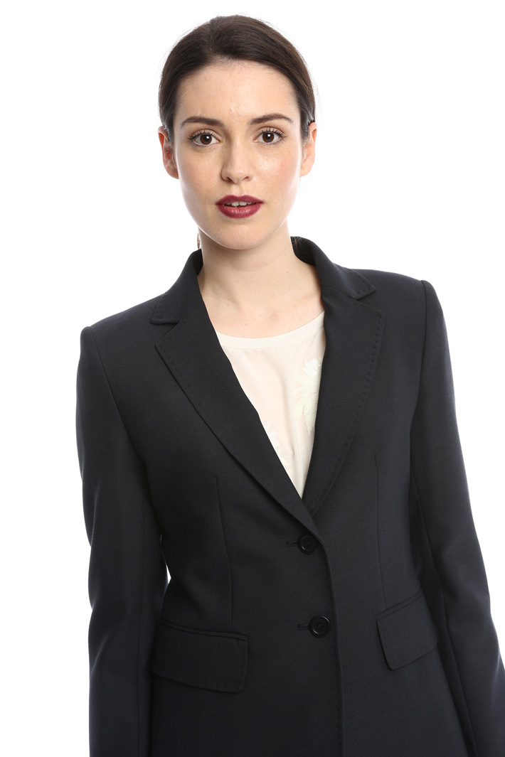 Blazer in tessuto stretch Intrend Blazer in tessuto stretch Intrend