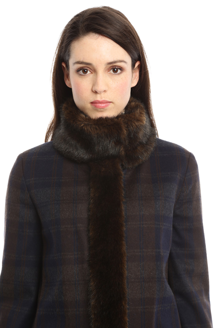 Capospalla check con pelliccia Intrend Capospalla check con pelliccia Intrend