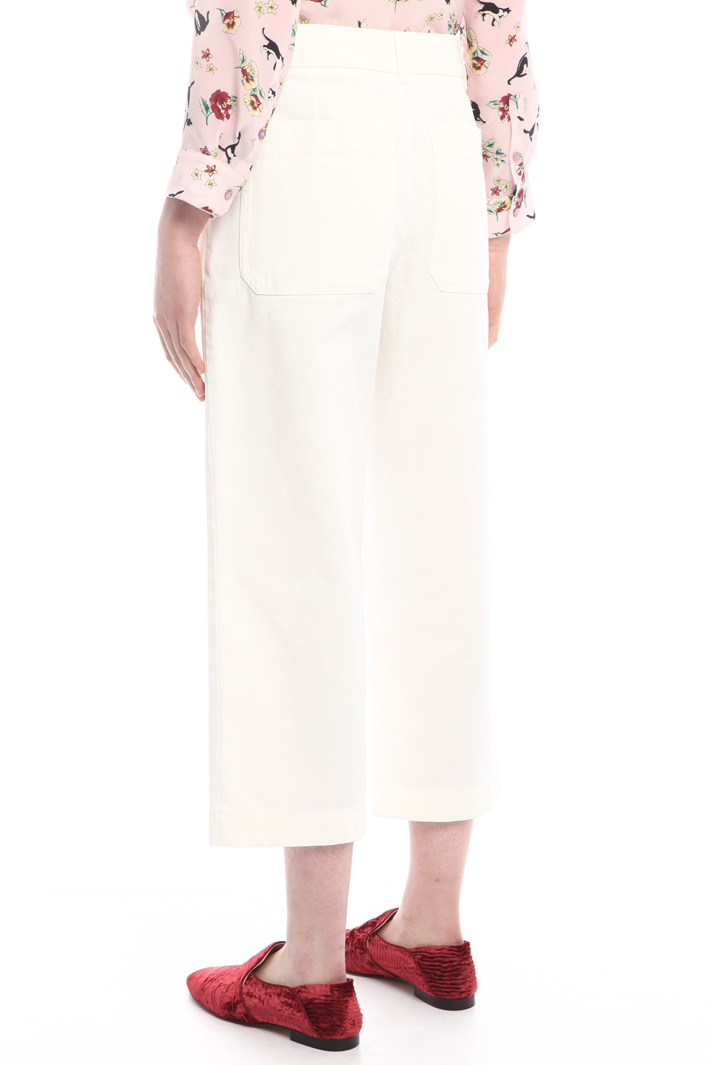Pantaloni cropped in gabardina Intrend Pantaloni cropped in gabardina Intrend