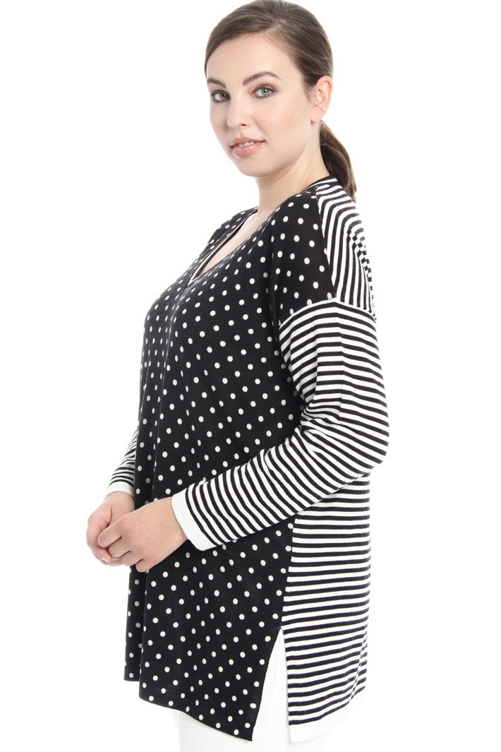 Multi-patterned sweater Intrend Multi-patterned sweater Intrend