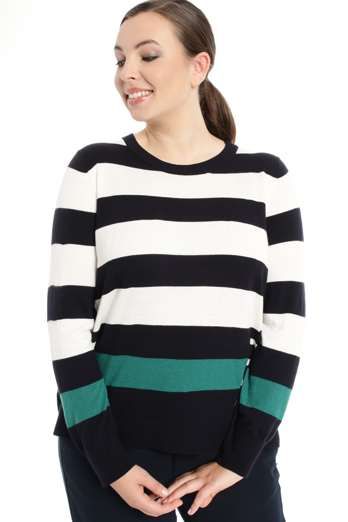 Striped viscose sweater Intrend Striped viscose sweater Intrend