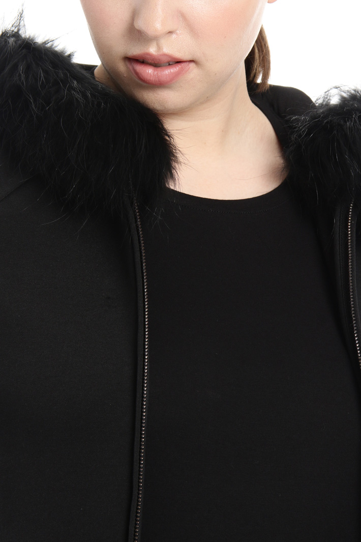 Fur trim hooded sweatshirt Intrend Fur trim hooded sweatshirt Intrend