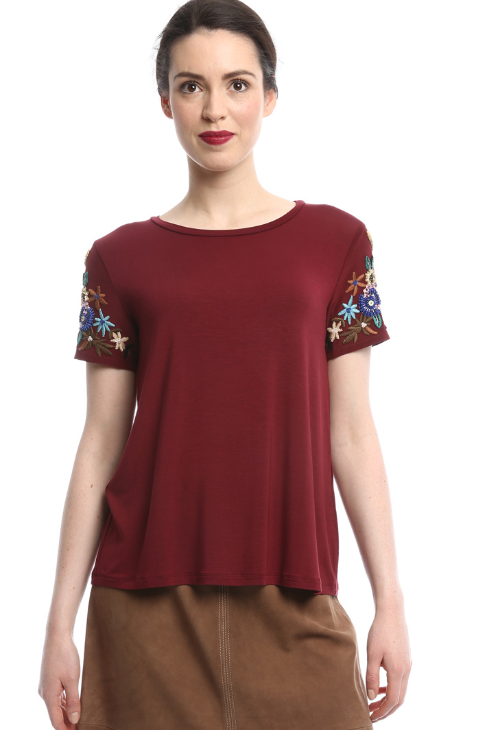 T-shirt con maniche ricamate Intrend T-shirt con maniche ricamate Intrend