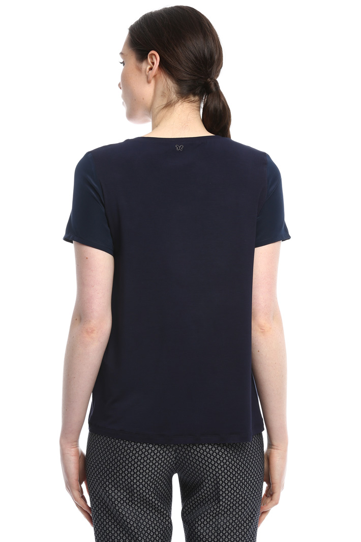 Embroidered sleeve T-shirt Intrend Embroidered sleeve T-shirt Intrend