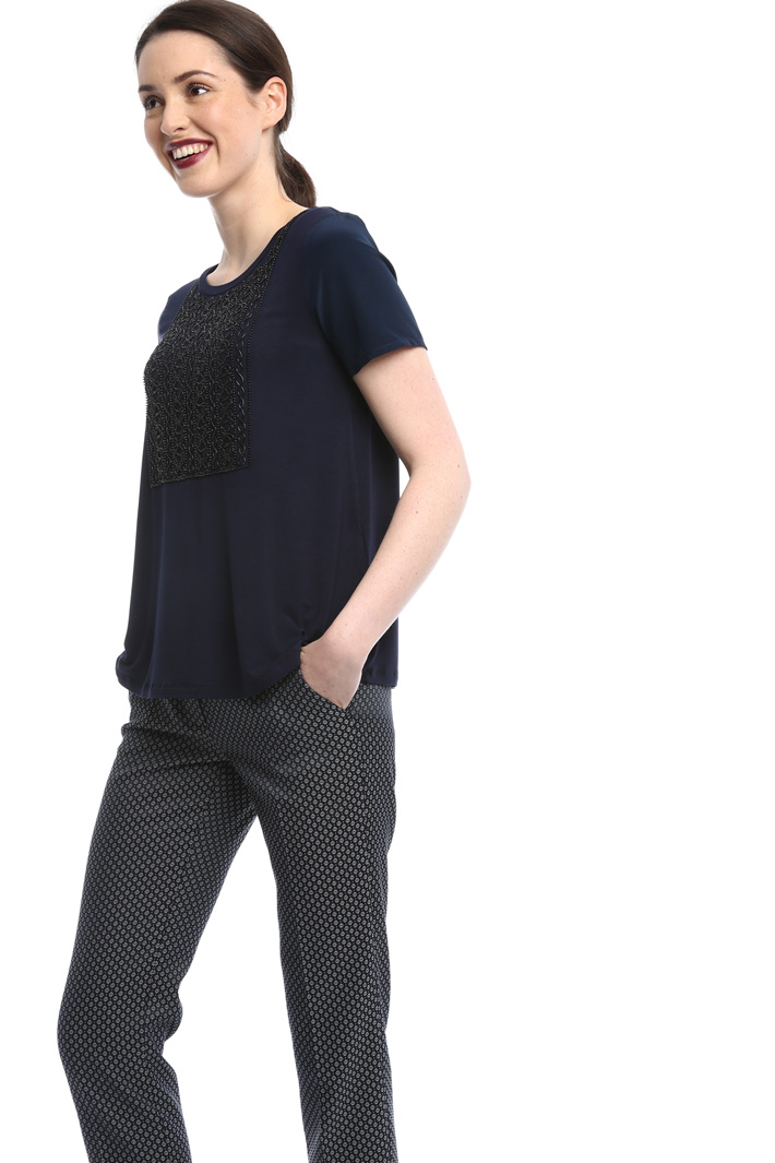Embroidered sleeve T-shirt Intrend Embroidered sleeve T-shirt Intrend