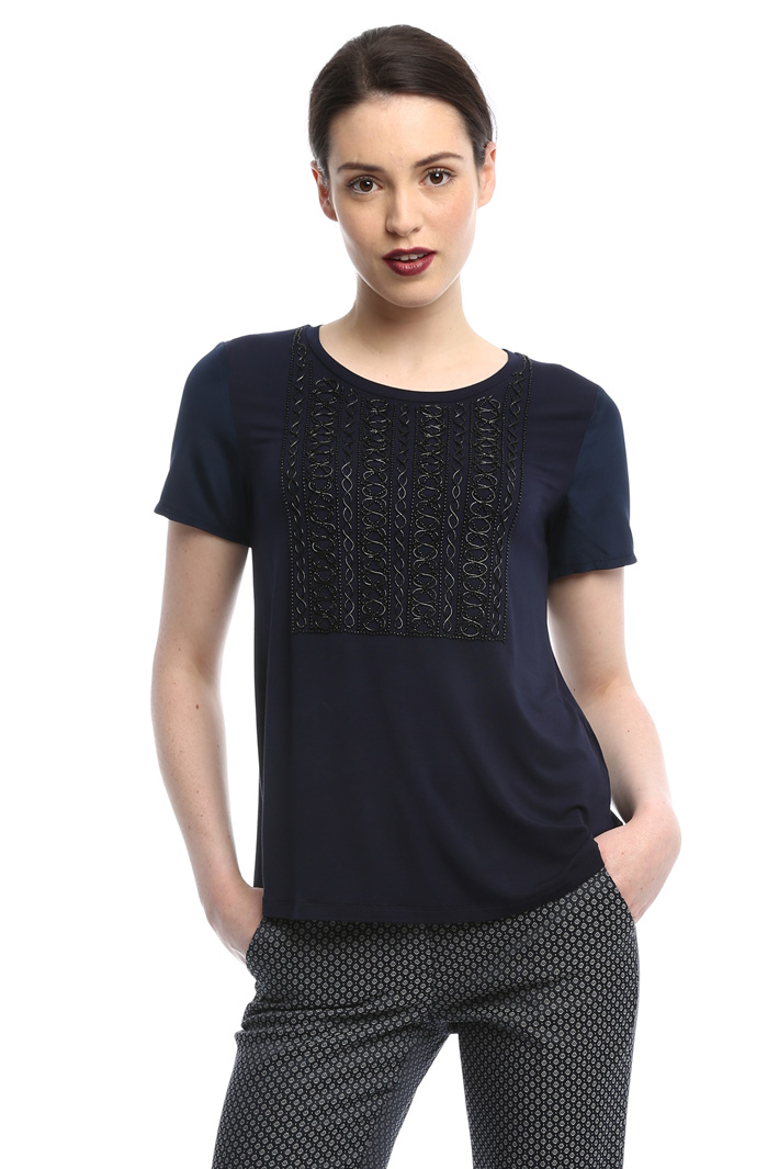 Embroidered sleeve T-shirt Intrend Embroidered sleeve T-shirt Intrend