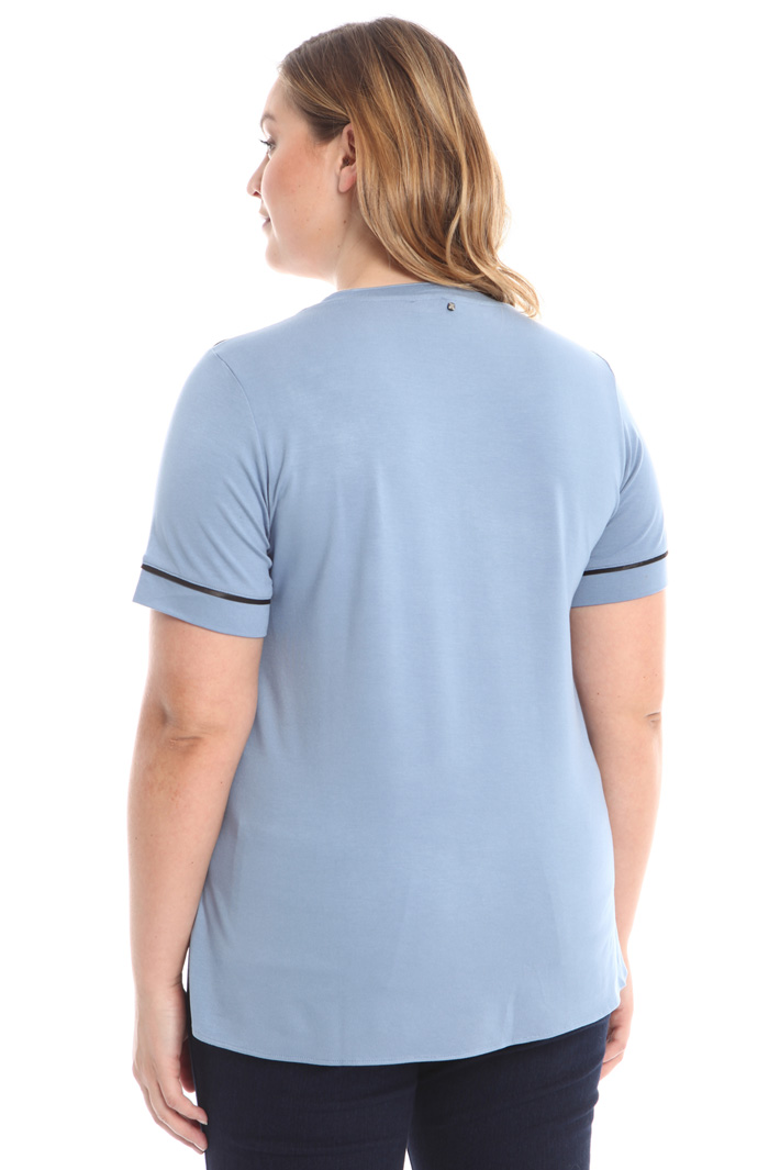 T-shirt con pannello in raso Intrend T-shirt con pannello in raso Intrend