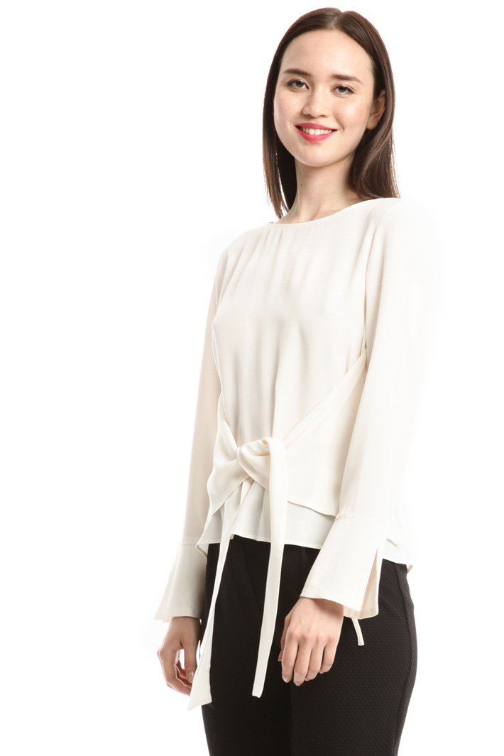 Blusa in marocain con nastri Intrend Blusa in marocain con nastri Intrend