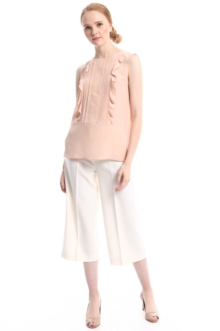 Ruffled blouse with plissé Intrend Ruffled blouse with plissé Intrend