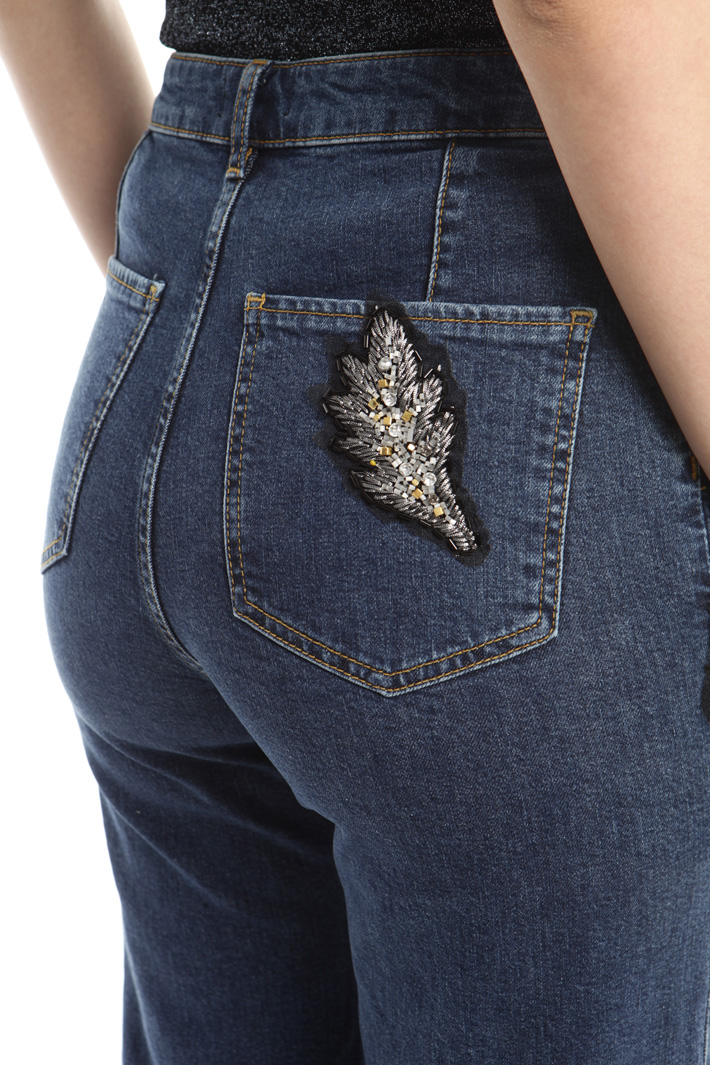 Jeans con ricami bijoux Intrend Jeans con ricami bijoux Intrend