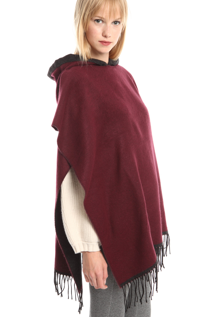 Poncho con cappuccio e frange Intrend Poncho con cappuccio e frange Intrend
