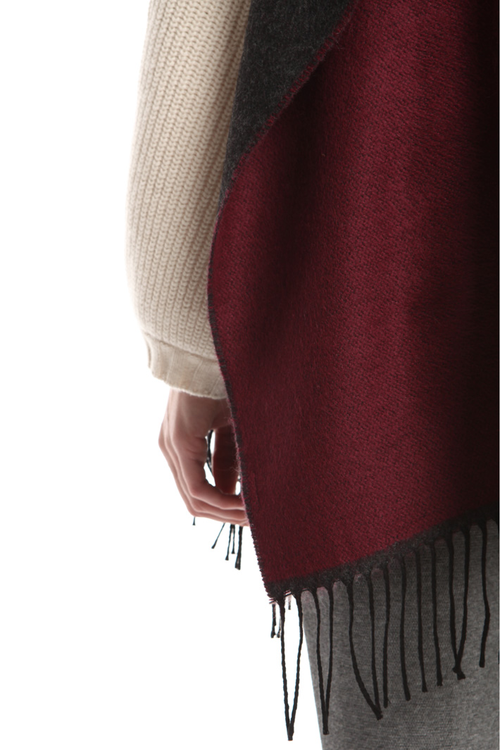 Poncho con cappuccio e frange Intrend Poncho con cappuccio e frange Intrend
