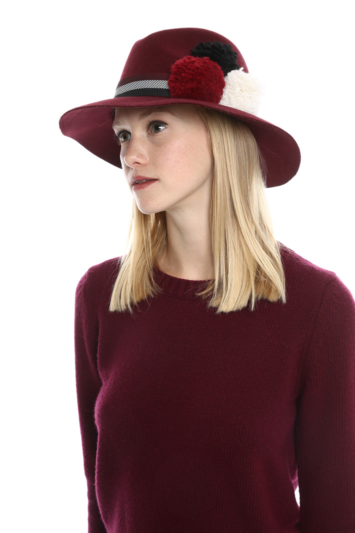 Fedora con pon pon Intrend Fedora con pon pon Intrend