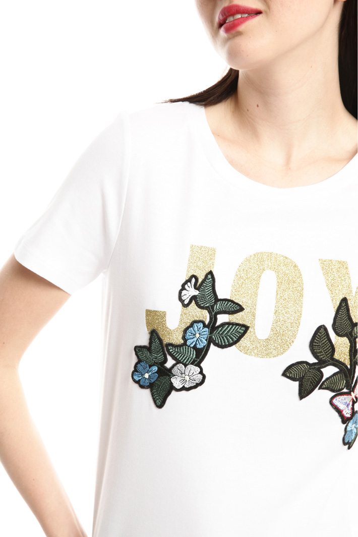 T-shirt con ricamo e stampa Intrend T-shirt con ricamo e stampa Intrend