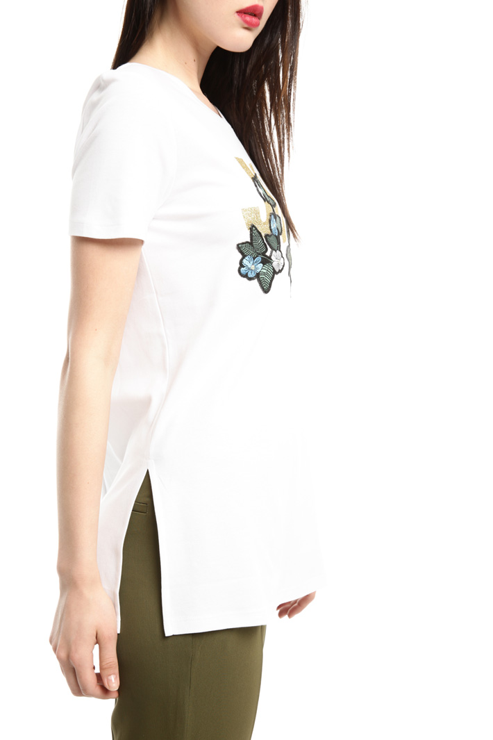 T-shirt con ricamo e stampa Intrend T-shirt con ricamo e stampa Intrend
