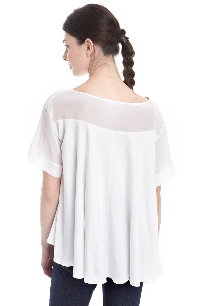 T-shirt con fondo svasato Intrend T-shirt con fondo svasato Intrend