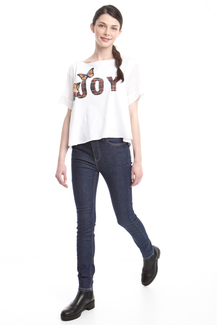 T-shirt con fondo svasato Intrend T-shirt con fondo svasato Intrend