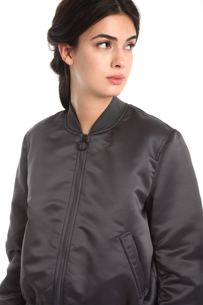 Bomber in tessuto douchesse Intrend Bomber in tessuto douchesse Intrend