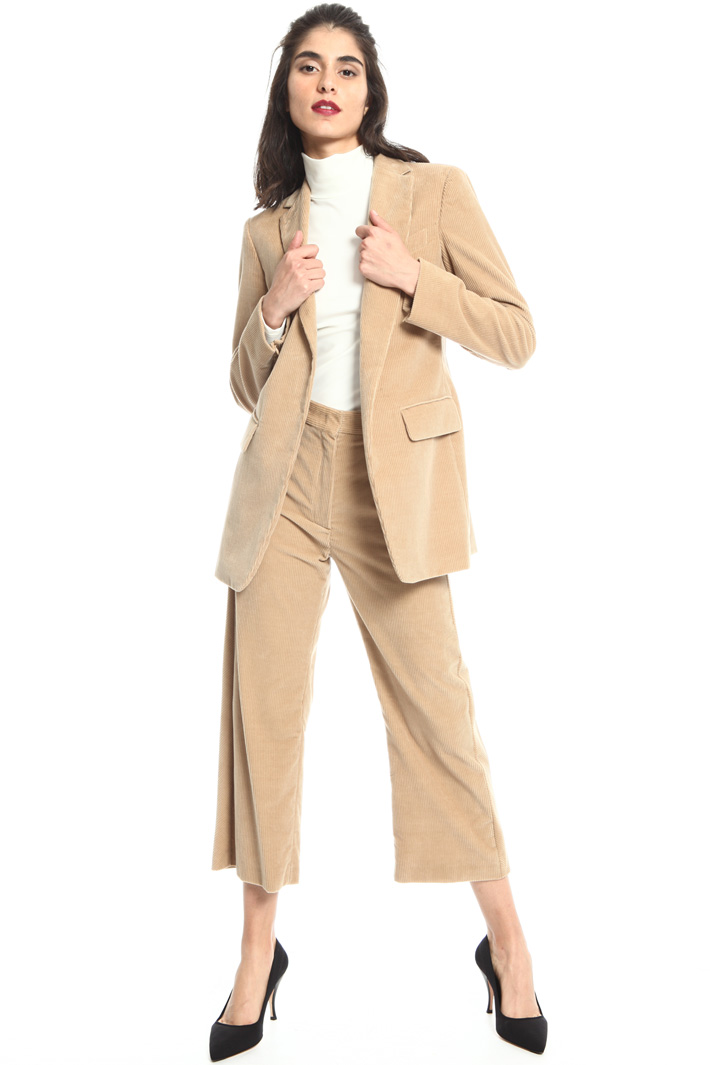 Cropped trousers in velvet Intrend Cropped trousers in velvet Intrend