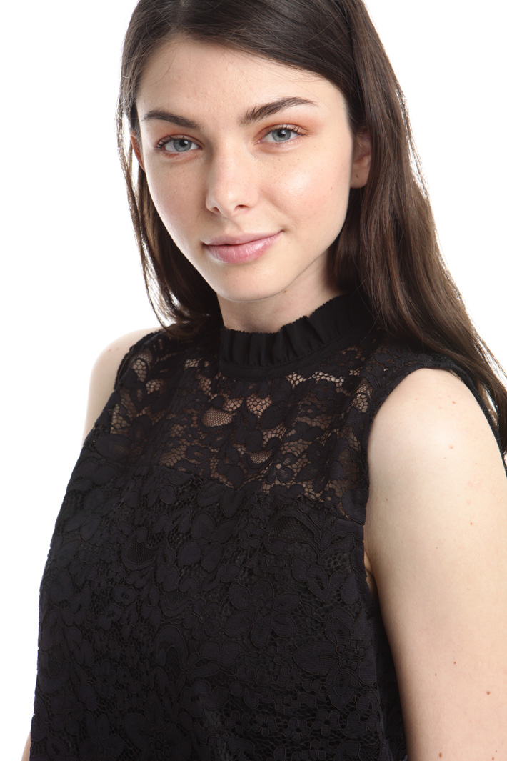 Top smanicato in pizzo Intrend Top smanicato in pizzo Intrend