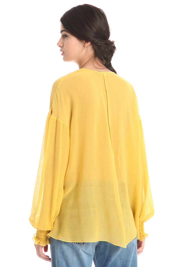 Blusa over in crespo Intrend Blusa over in crespo Intrend