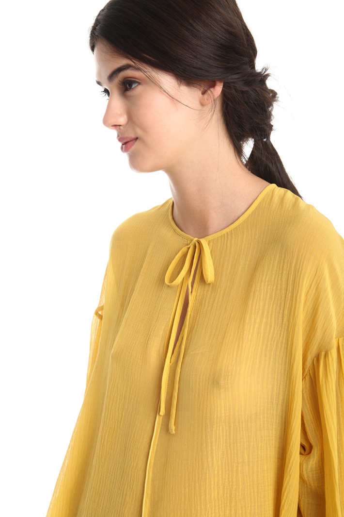 Blusa over in crespo Intrend Blusa over in crespo Intrend